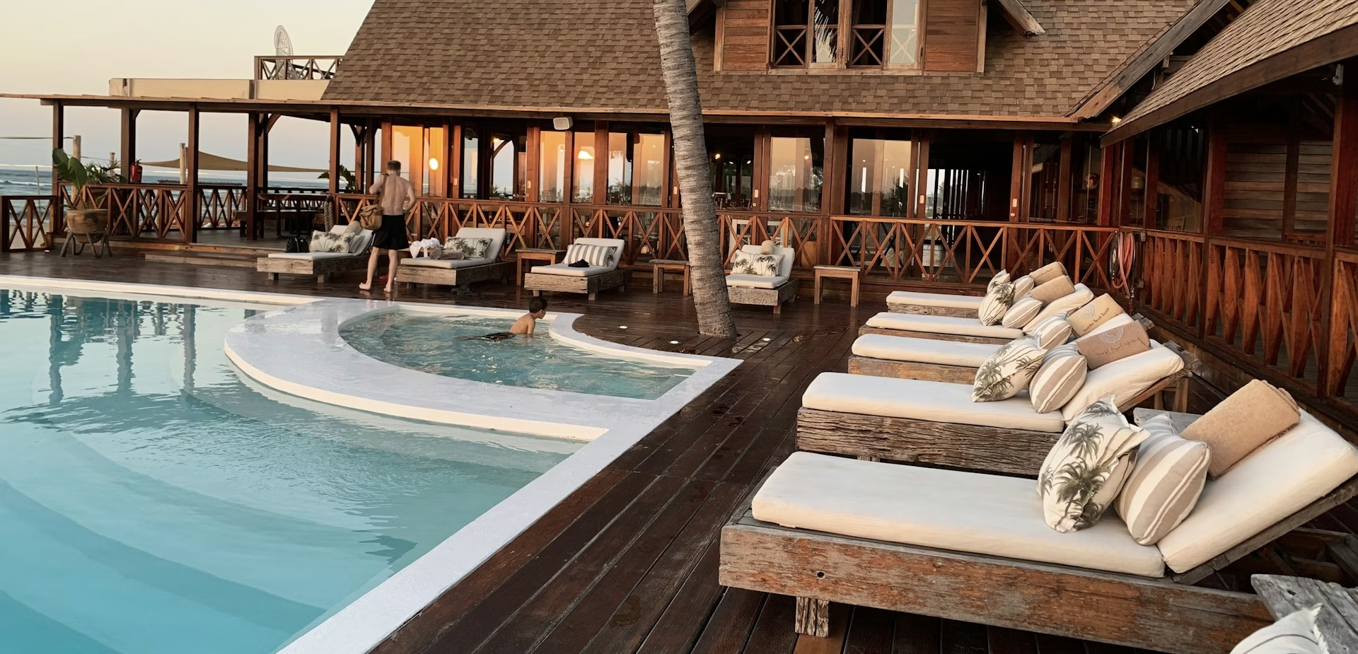 Resort Story 4